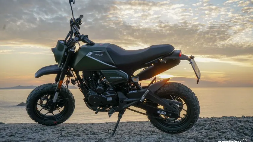 Prueba brixton crossfire 125 xs 14