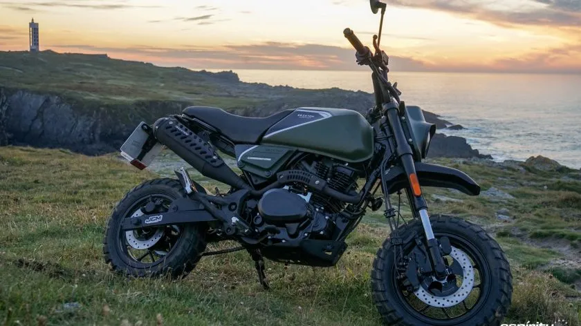 Prueba brixton crossfire 125 xs 20