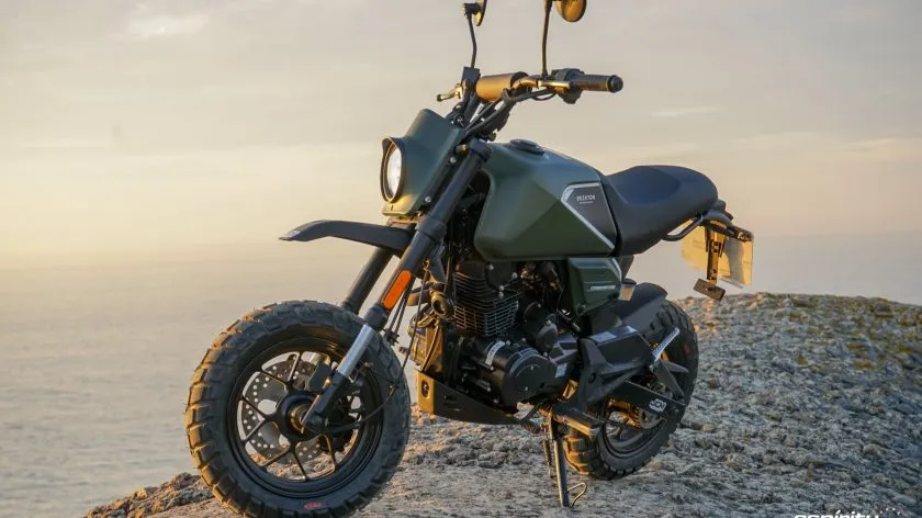 Prueba brixton crossfire 125 xs 25