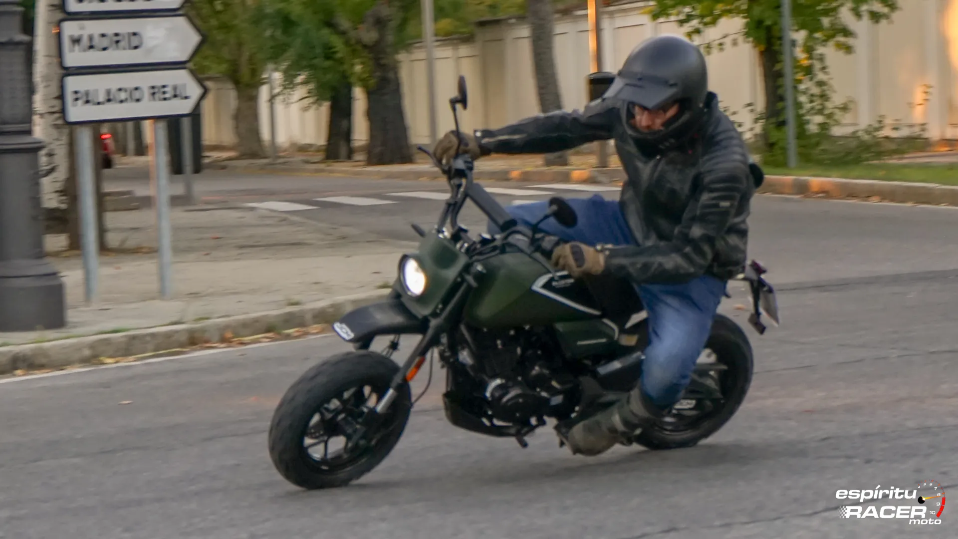 Prueba brixton crossfire 125 xs 32