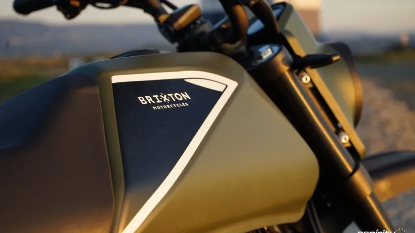 Prueba brixton crossfire 125 xs 45